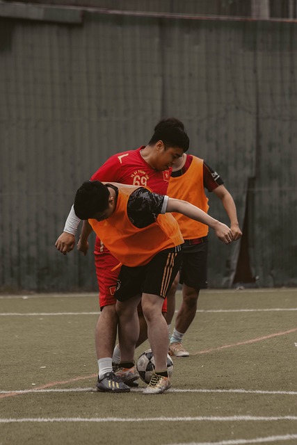 记者：曼联想3000万镑卖掉霍伊伦，在和潜在俱乐部谈判